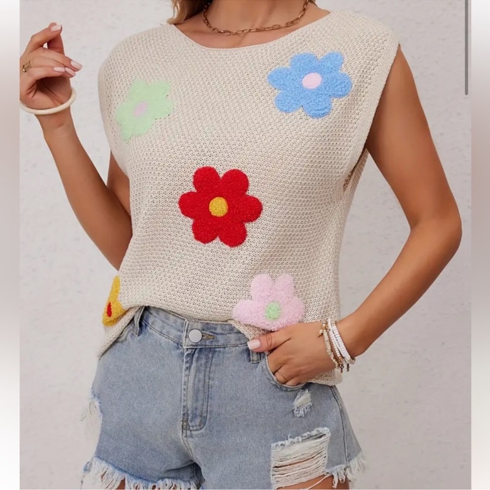 Floral Knit Sleeveless Sweater